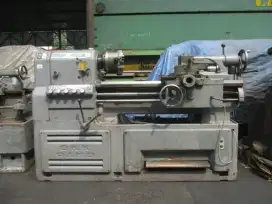 MESIN BUBUT / LATHE MACHINE OKK made in Japan