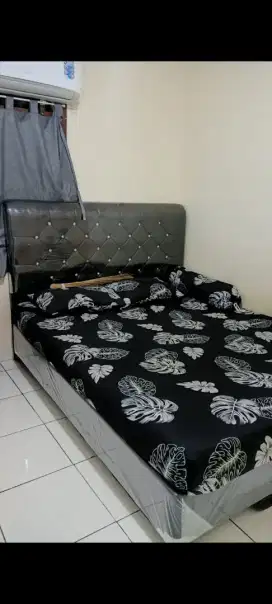 dijual dipan+kasur masih mulus