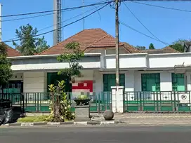 Disewakan Ruang Usaha Strategis, Lokasi Bagus di Jl Riau