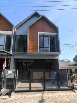DIJUAL RUMAH MODERN BARU GRESS 2 LANTAI DI MANYAR  Tinggal 1 unit