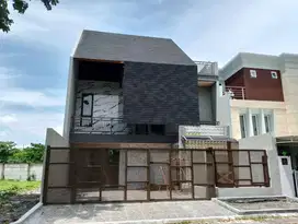 Dijual Rumah 3 Lantai Ada Kolam Renang San Antonio - Pakuwon City