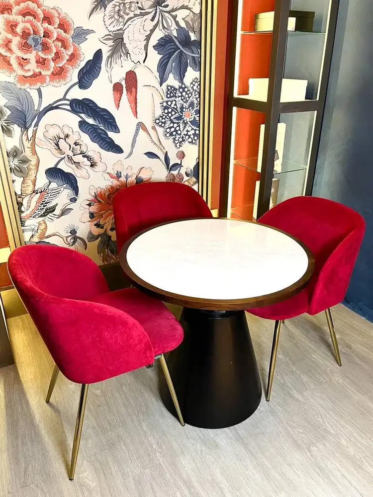 Dining Round Table