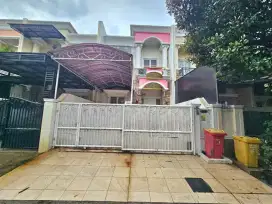 Rumah dua lantai perum royal residence jakarta timur