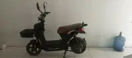 Sepeda listrik agatos ae 375