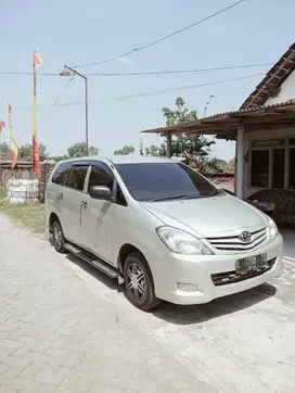 2010 Toyota Kijang Innova 2.0 J Plat N bahri mobil bekas sekoto kediri