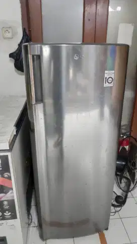 Dijual Kulkas Freezer LG 6 Rak kondisi masih bagus