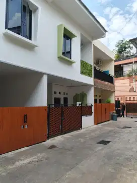 Rumah DIJUAL 2 Lantai 120m2 pinggir Jalan Penggilingan Cakung JakTim