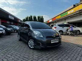 5JT YARIS E AT 2012 STEEL GREY RARE ITEM !!