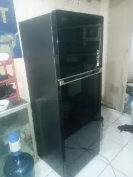 Kulkas 2 pintu Polytron Belleza jumbo