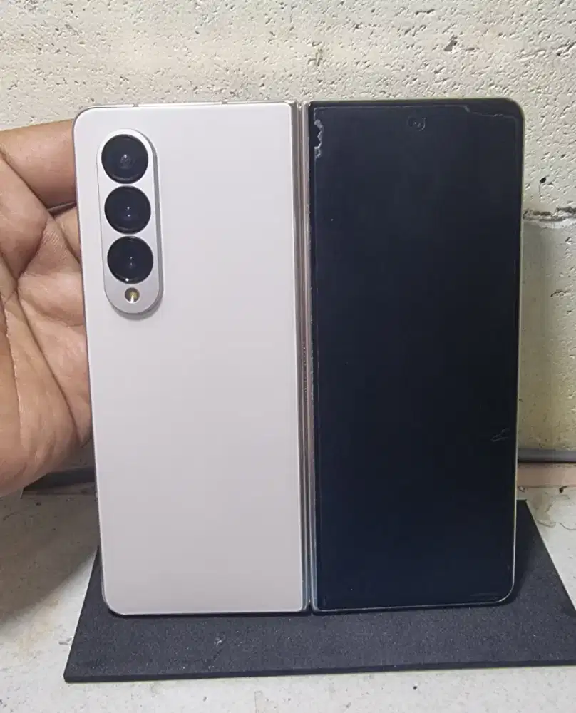 Samsung FOLD 4 (12/512) MURAH