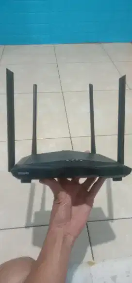 Router tenda AC6 dual band