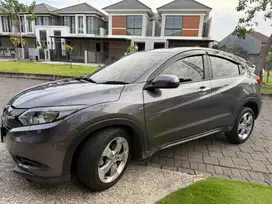 Honda HRV 2017 1.5 E CVT CKD Bensin (Abu-abu baja)