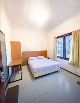 KOST SIWALANKERTO 4 LANTAI HOOK STRATEGIS