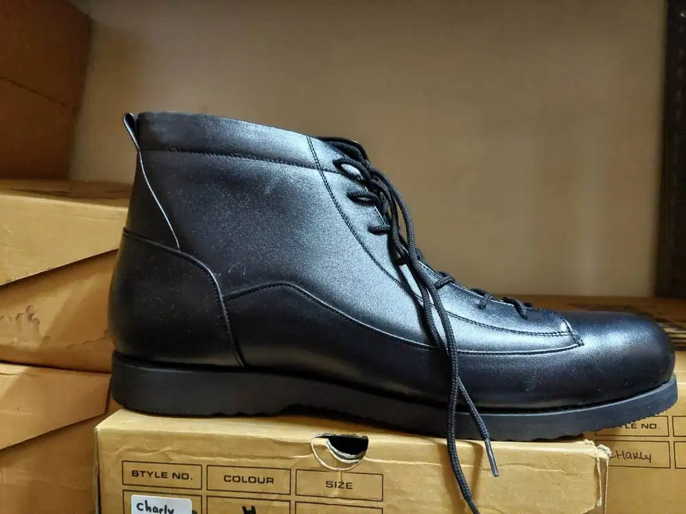 Sepatu Kulit Semi-Boots Formal Casual Kerja Sekolah