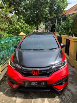 Honda Jazz GK5 RS AT Merah