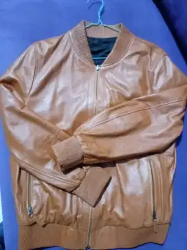 Jaket kulit pria ukuran xxl tp di pakai jadi ukuran L