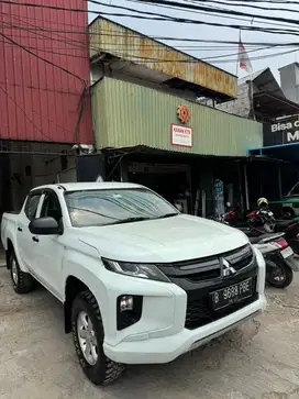 Mitsubishi triton 2021 tipe HDX double cabin