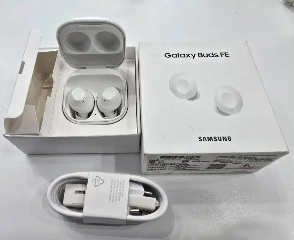 Second Samsung Galaxy Buds FE putih Garansi Resmi murah
