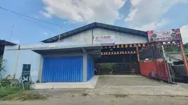 GUDANG DAN CAFE DI DESA WANGKUKULON, SENORI TUBAN