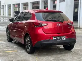 Mazda 2 R AT Skyactiv 2016 Merah metalik  NEGO SAMPE JADI
