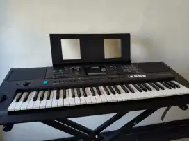 Jual keyboard merk Yamaha PSR- E473