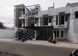 Dijual Rumah Mewah 2 lantai di Cempaka Putih Jakarta Pusat