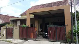 JUAL RUMAH MODERN SIAP HUNI DEKAT SPORT CENTER BENDO BLITAR