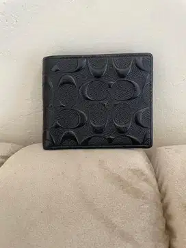 Dompet coach pria emboss hitam