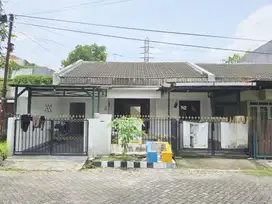 DIsewakan rumah Kutisari Selatan siap huni