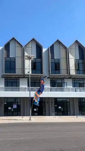 Baru gres, Ruko 3 Lantai Grand Eastern Sukolilo