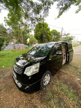 Toyota Nav1 2013 Bensin