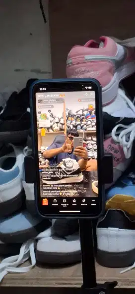 Dibutuhkan host live