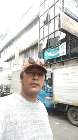 Mencari lowongan driver