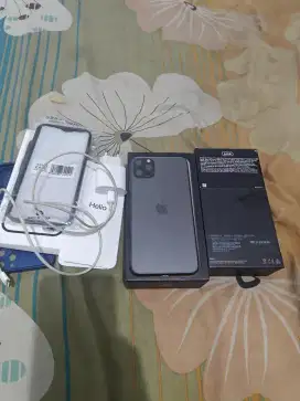 iPhone 11 pro max. 64 GB. All operator