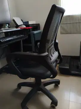 Kursi kantor bekas