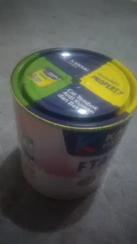 Cat Kayu Dan Besi