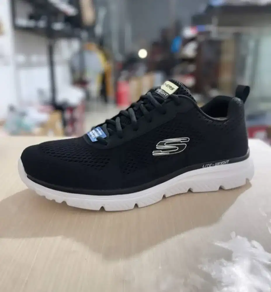 sepatu Skechers ori store murah