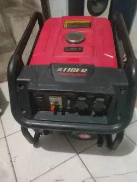Jual jenset bensin merek tiger 3000watt setater hidup minus aki nya.