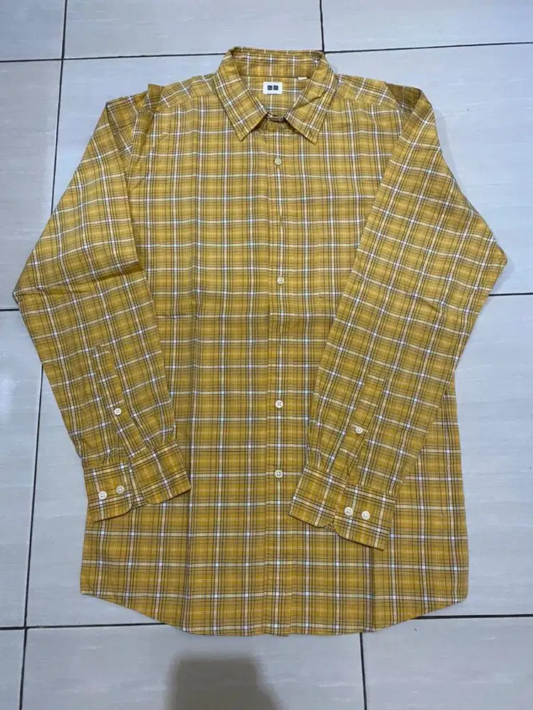 Kemeja lengan panjang uniqlo
