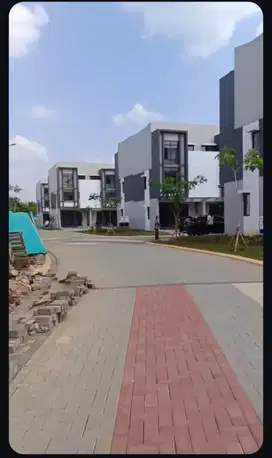 Ruko Latinos tahap 3 by BSD di pinggir jalan protokol Rawa Buntu