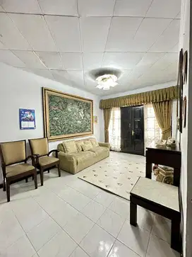Dijual Rumah 2 lantai Furnished