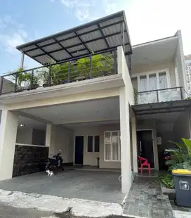 Rumah apik cantik siap huni di The Address Cibubur