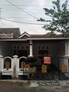 Dijual Rumah Sterategis Rapih Siap Huni Vila Nusa Indah 3