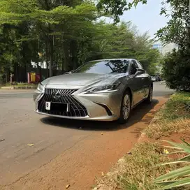 Lexus ES 300h Hybrid Ultra Luxury ATPM Tahun 2024