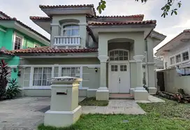 DIJUAL Murah Rumah Mewah 4br Semi Furnished Siap Huni Lippo Karawaci