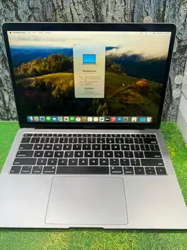 Macbook Air 2019 Silver 13inch 8/256gb ex garansi ibox