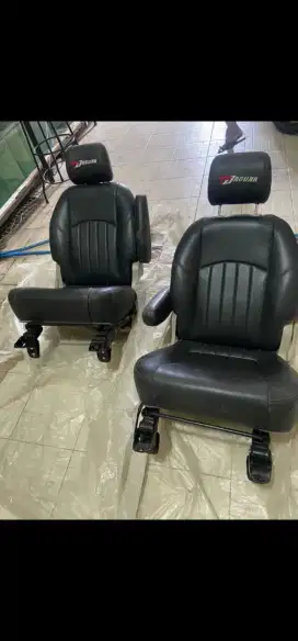 Jok tengah  Toyota