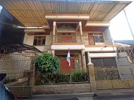 Murah rumah 2 lantai lt144/220 harga 1,050m di Margahayu Raya buahbatu