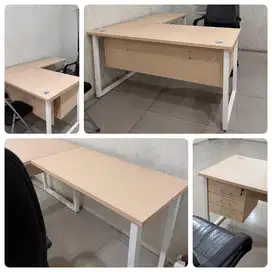 Meja Kerja (kantor)