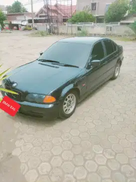 BMW E46  tahun 2000 metic